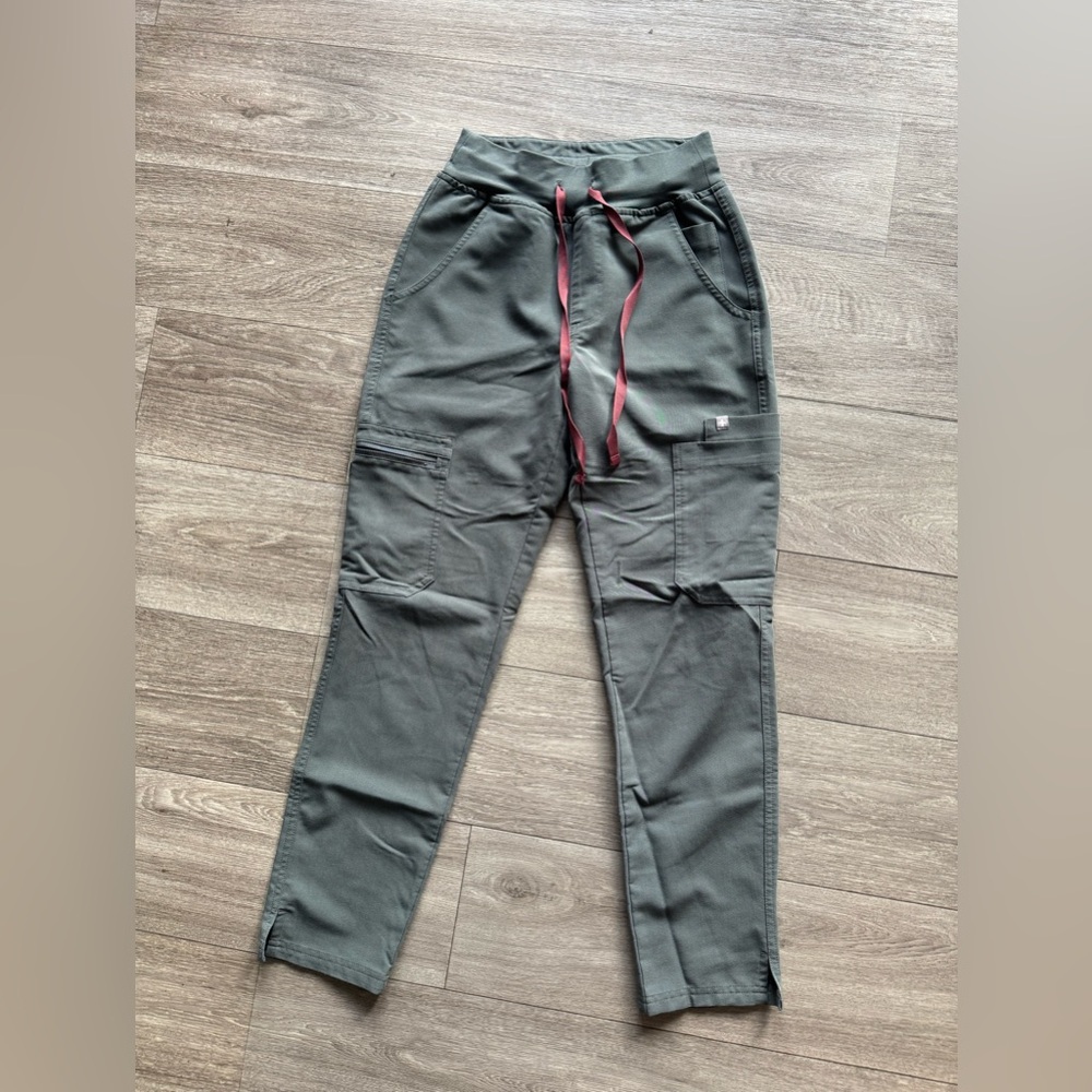 Figs Yola high waisted scrub pants